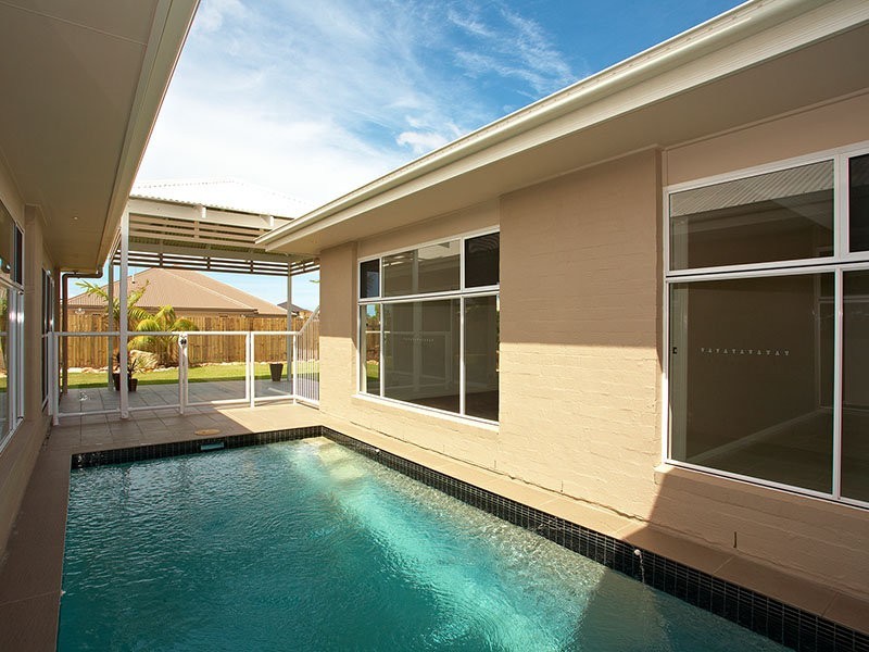 16 Warabi Crescent, North Lakes QLD 4509