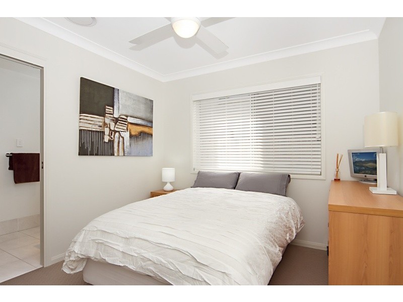 18 Kowari Crescent, North Lakes QLD 4509