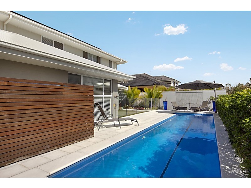 18 Kowari Crescent, North Lakes QLD 4509