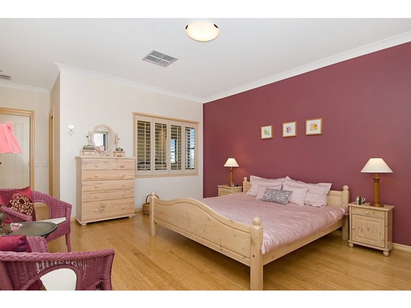 16 Senior Close, North Lakes QLD 4509