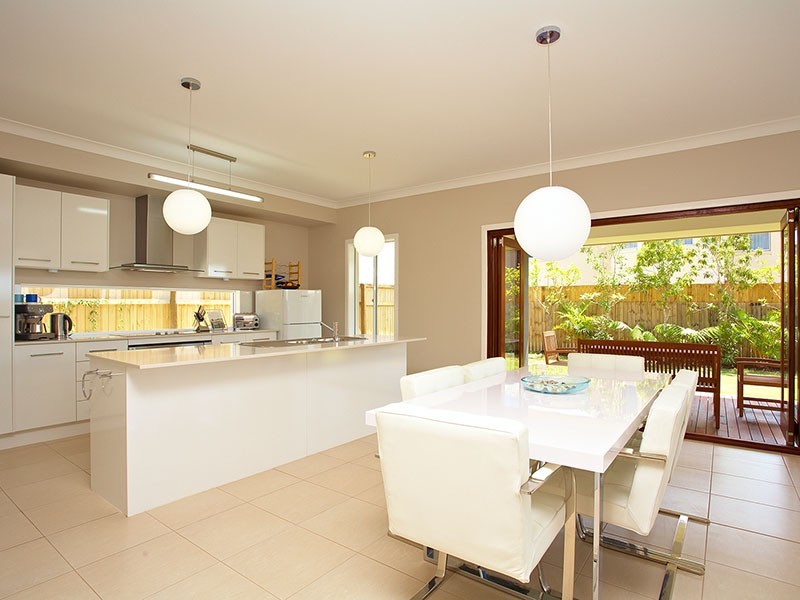 16 Ballesteros Street, North Lakes QLD 4509