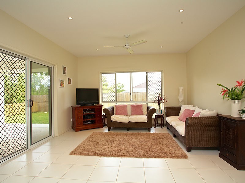 8 Fantail Crescent, Mango Hill QLD 4509
