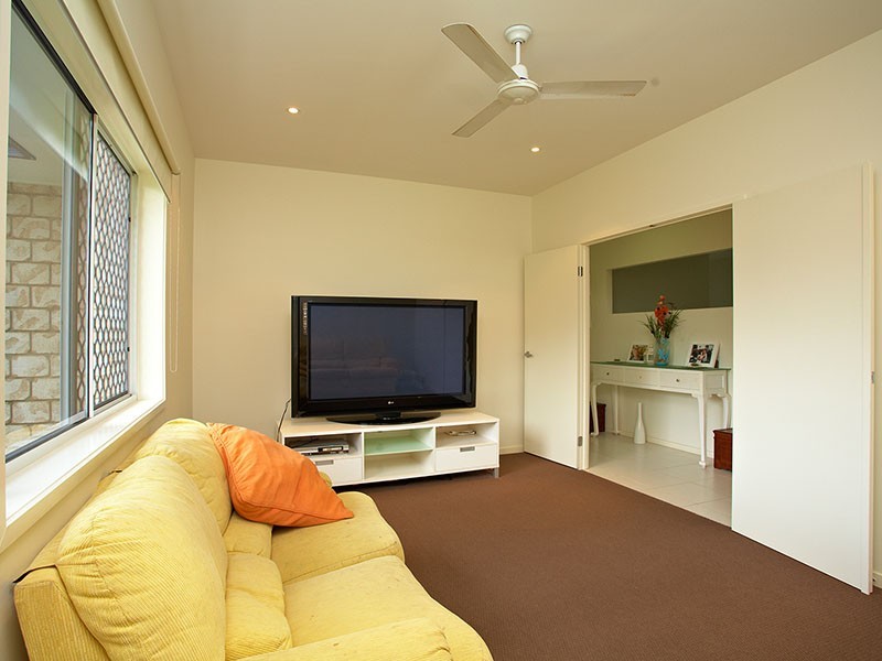 8 Fantail Crescent, Mango Hill QLD 4509
