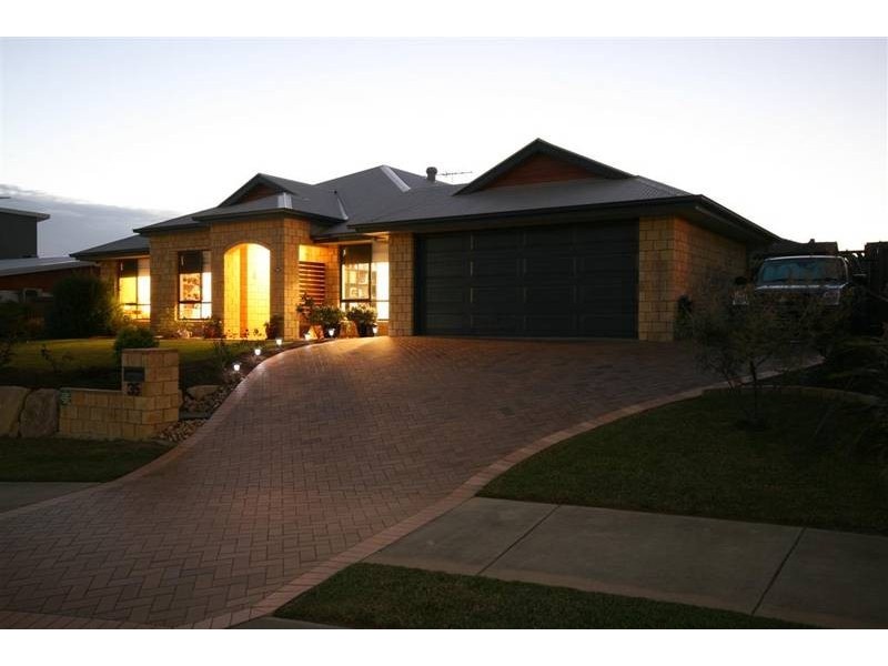 35 Topaz Drive, Mango Hill QLD 4509