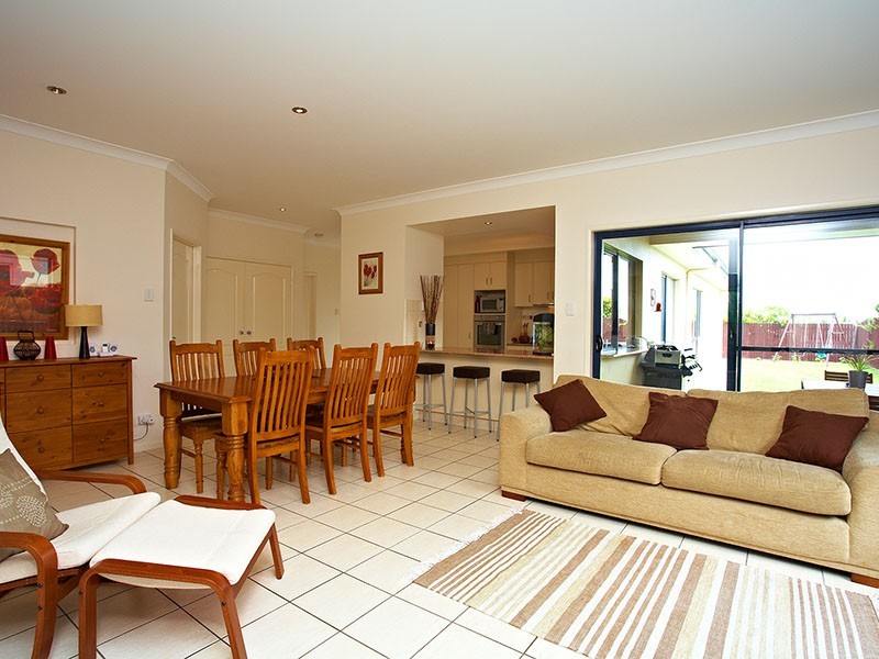 7 Thomson Close, North Lakes QLD 4509