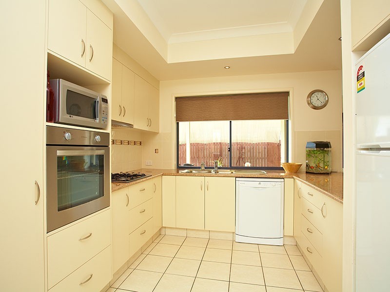 7 Thomson Close, North Lakes QLD 4509