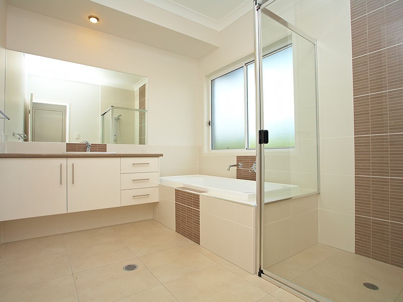 16 Warabi Crescent, North Lakes QLD 4509