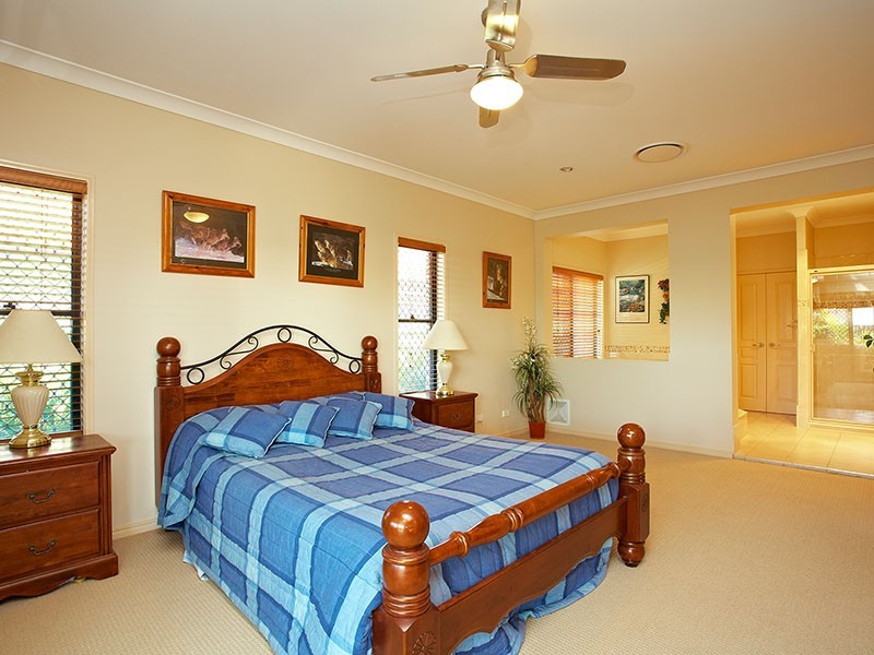 16 Hoya Close, North Lakes QLD 4509