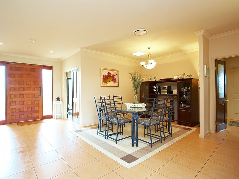 1 Appleby Close, North Lakes QLD 4509