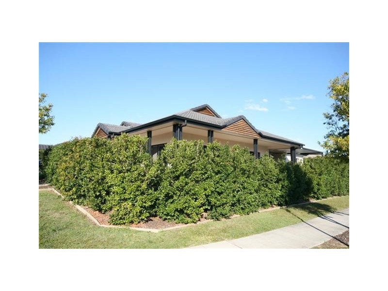 33 Dotterel Crescent, North Lakes QLD 4509
