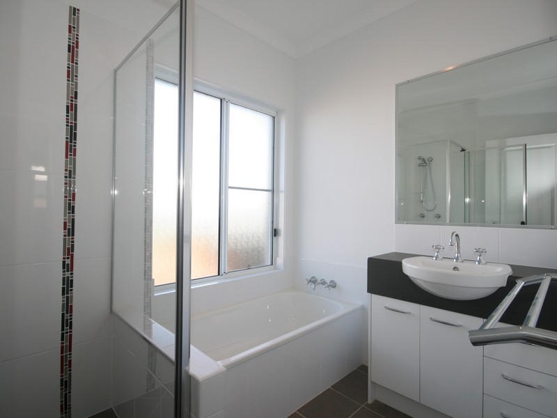 8 Langer Circuit, North Lakes QLD 4509