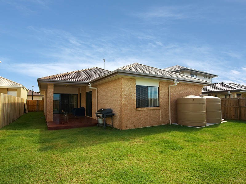 8 Rawlins Crescent, North Lakes QLD 4509