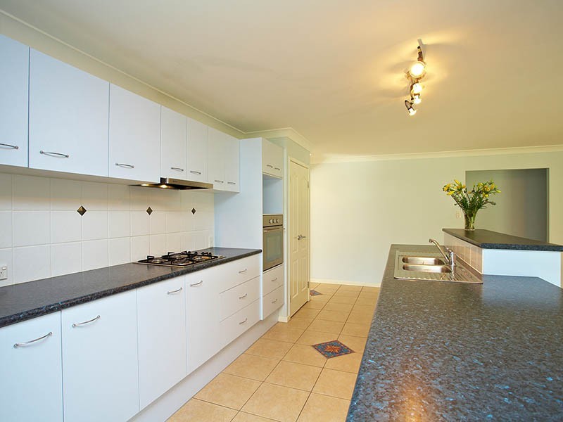 2 Kalamunda Street, North Lakes QLD 4509