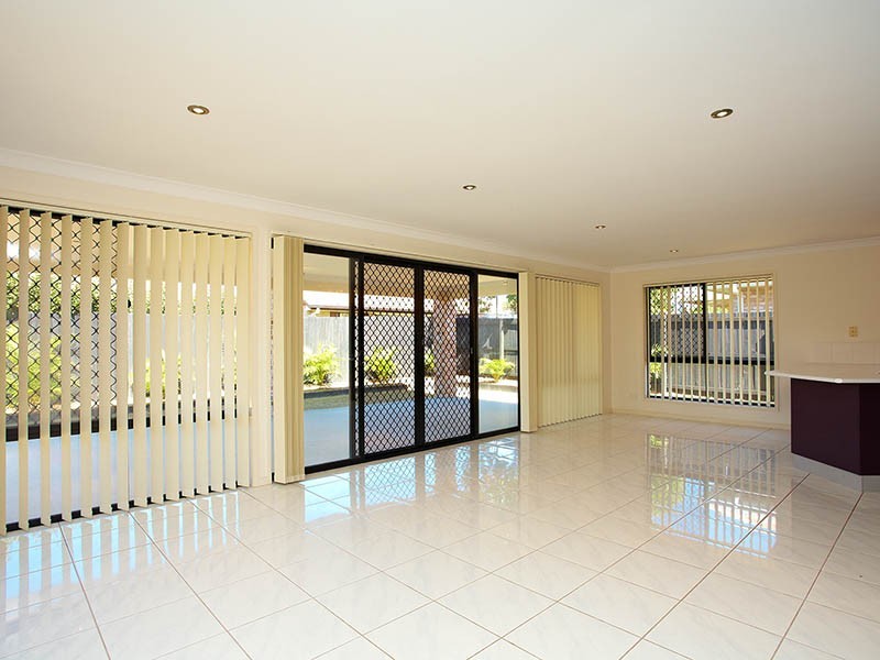 5 Knox, North Lakes QLD 4509