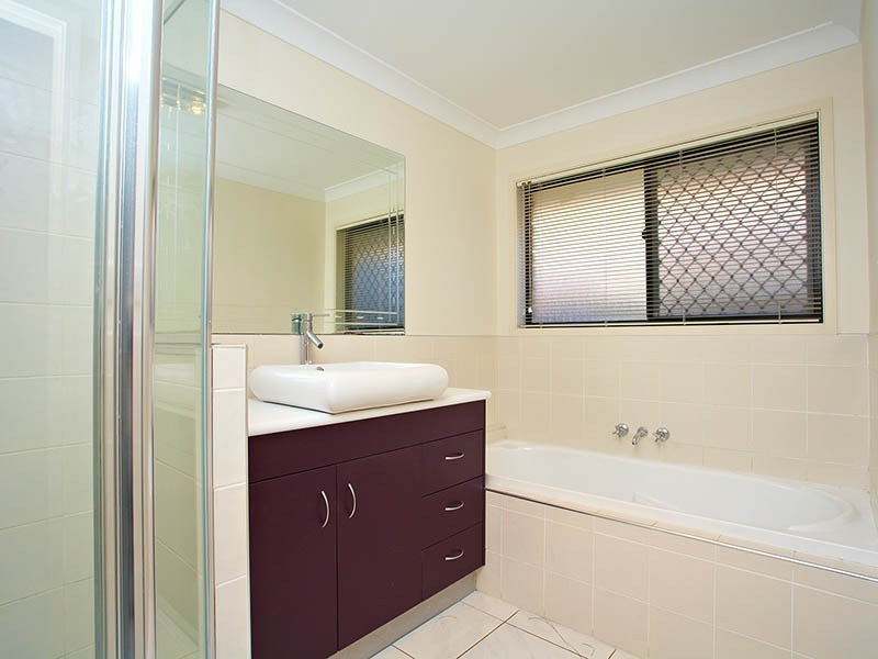 5 Knox, North Lakes QLD 4509