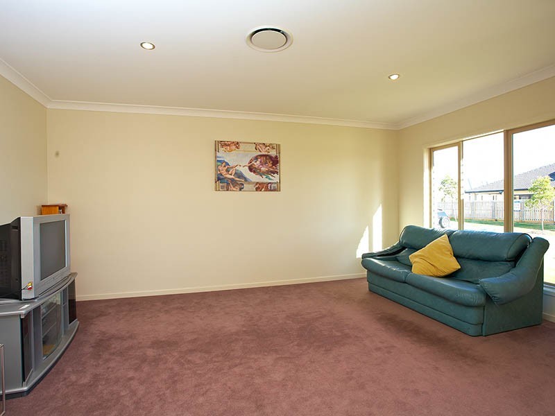 9 Possum Parade, North Lakes QLD 4509