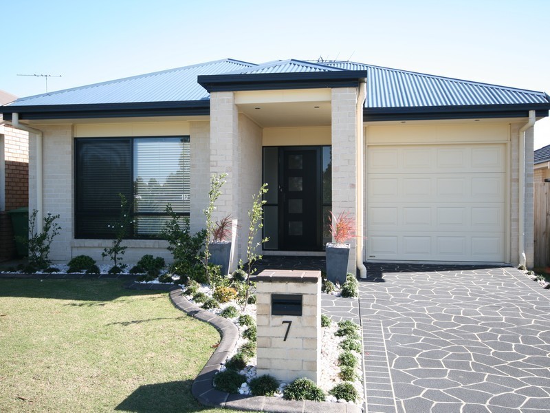 7 Kurrajong Circuit, North Lakes QLD 4509