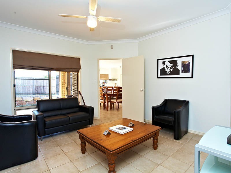 8 Peron Crescent, North Lakes QLD 4509