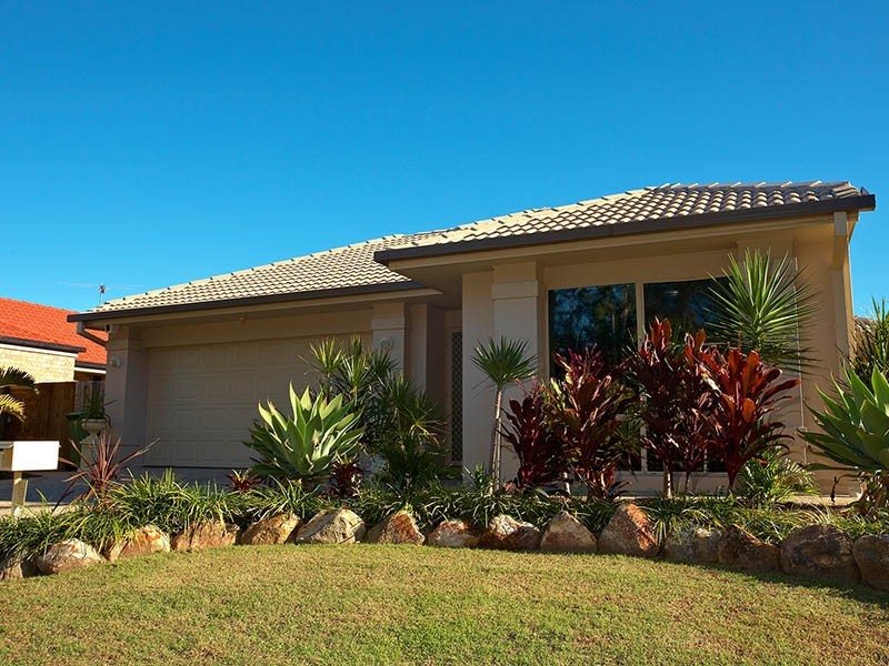 8 Peron Crescent, North Lakes QLD 4509