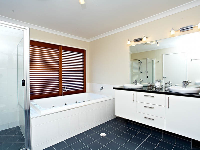 34 Kurrajong Circuit, North Lakes QLD 4509