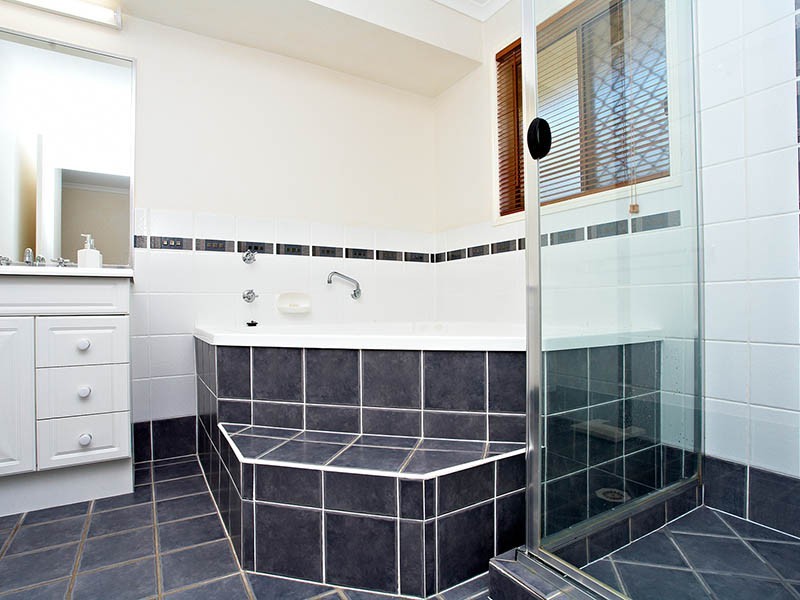 4 Kalamunda Street, North Lakes QLD 4509