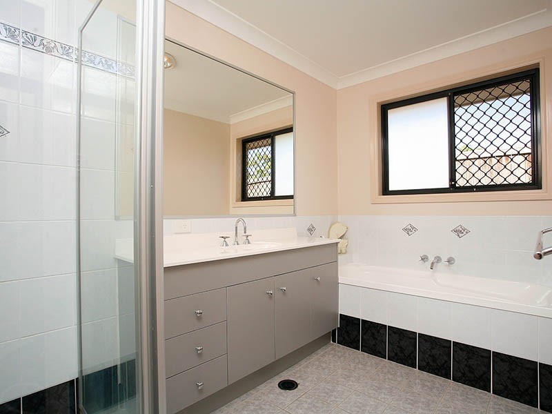 1 Conway Court, North Lakes QLD 4509