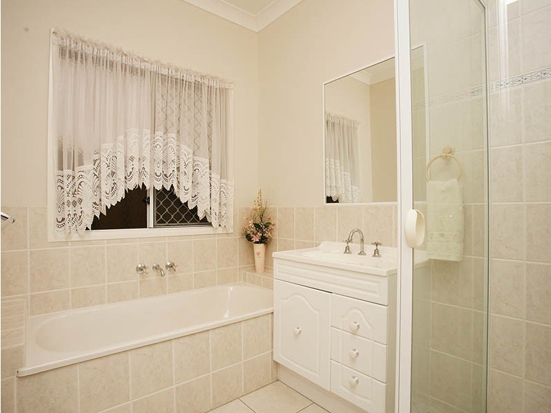 27 Cottonwood Circuit, North Lakes QLD 4509