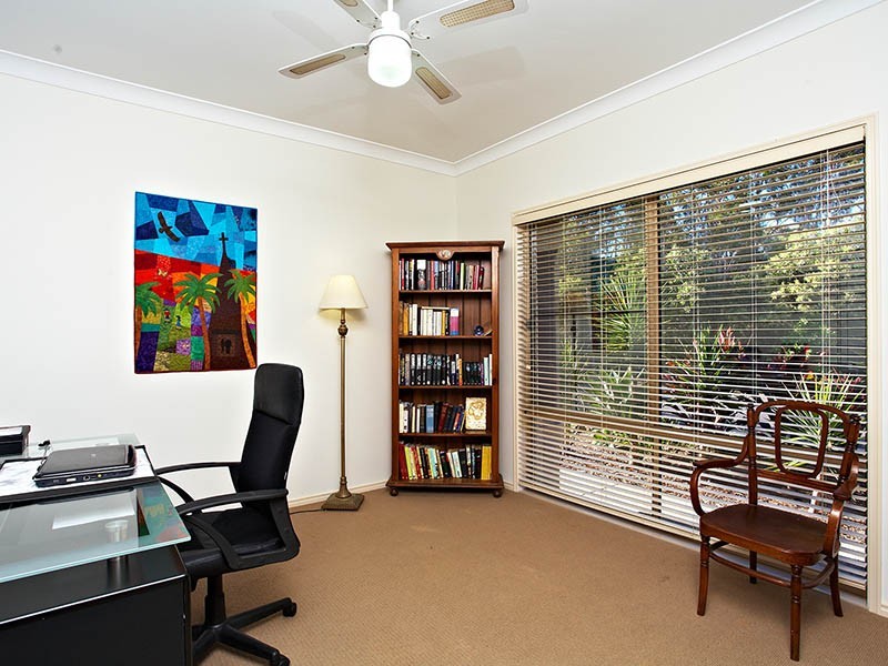 8 Peron Crescent, North Lakes QLD 4509