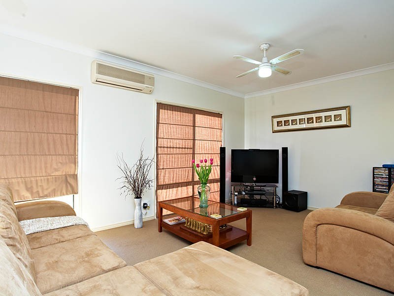 8 Peron Crescent, North Lakes QLD 4509