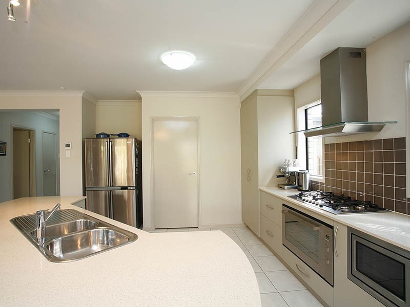 4 Kennedia Court, North Lakes QLD 4509