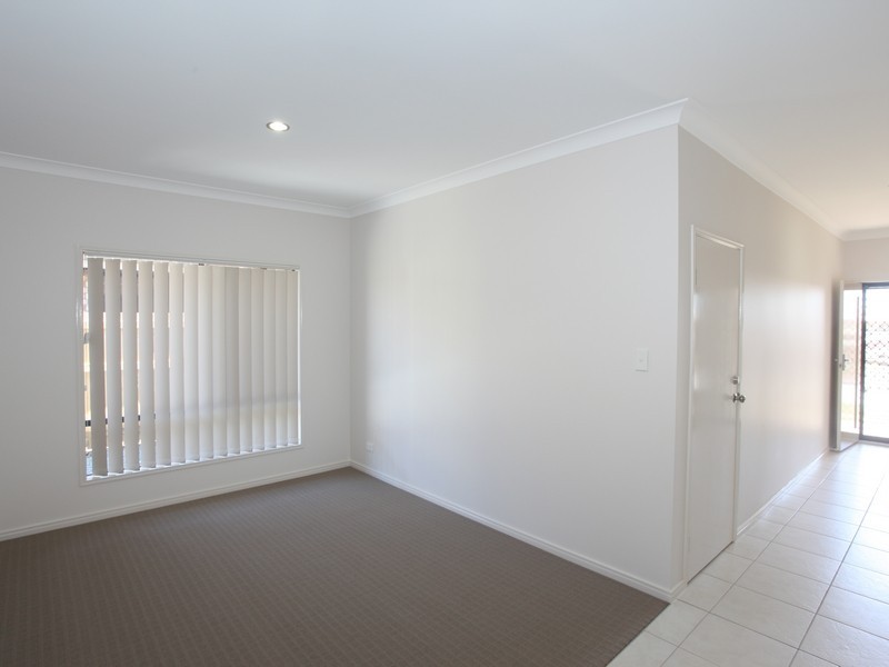 8 Sunjoy Place, North Lakes QLD 4509