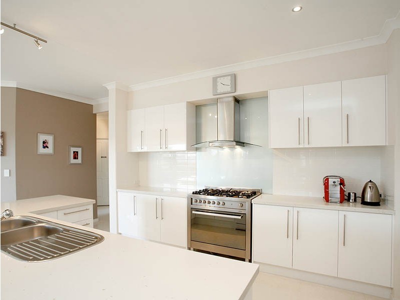 30 Marsh Parade, North Lakes QLD 4509