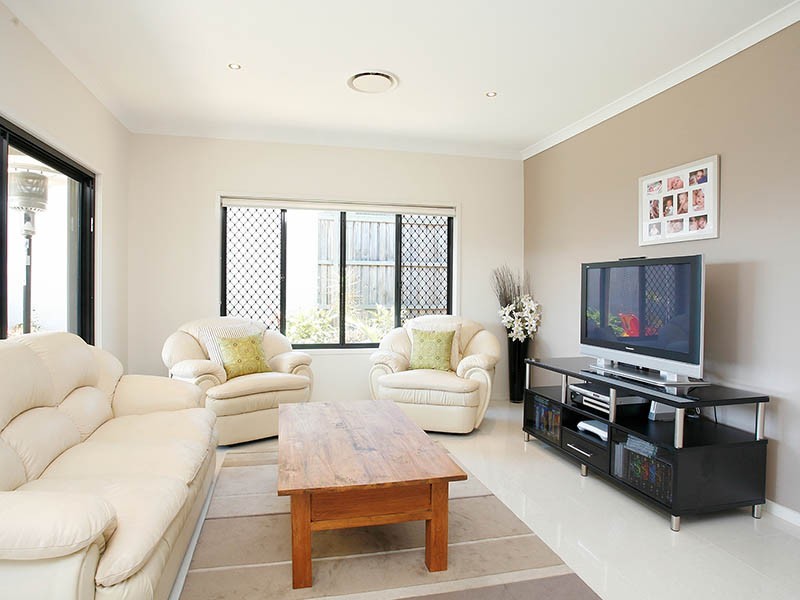 30 Marsh Parade, North Lakes QLD 4509