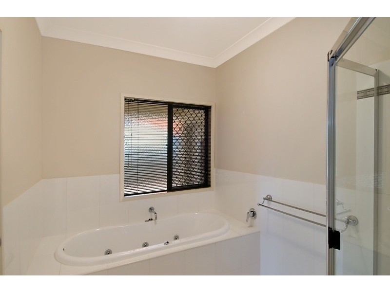 15 Riley Court, North Lakes QLD 4509