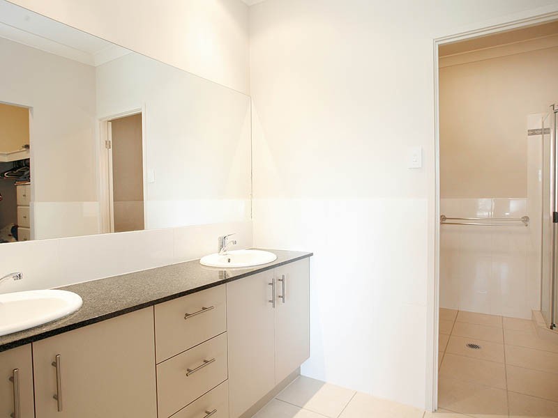 15 Riley Court, North Lakes QLD 4509