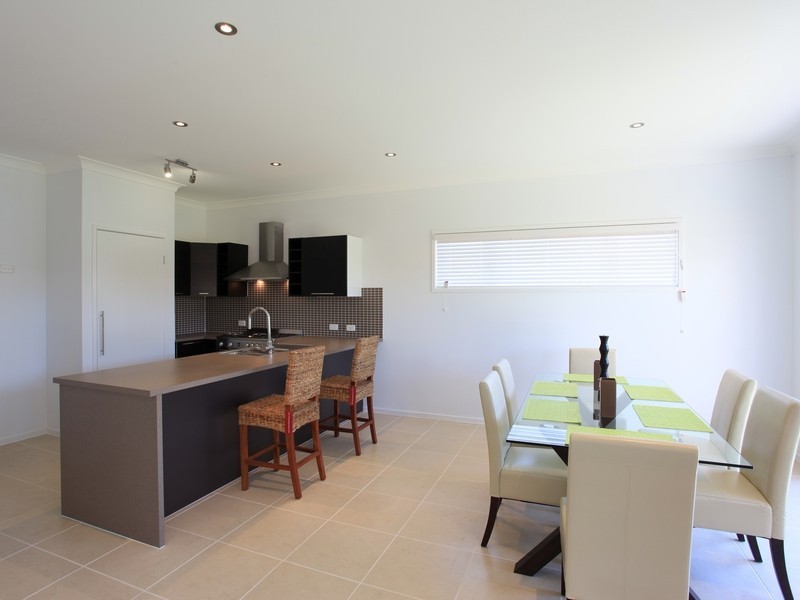 94 Nicklaus Parade, North Lakes QLD 4509