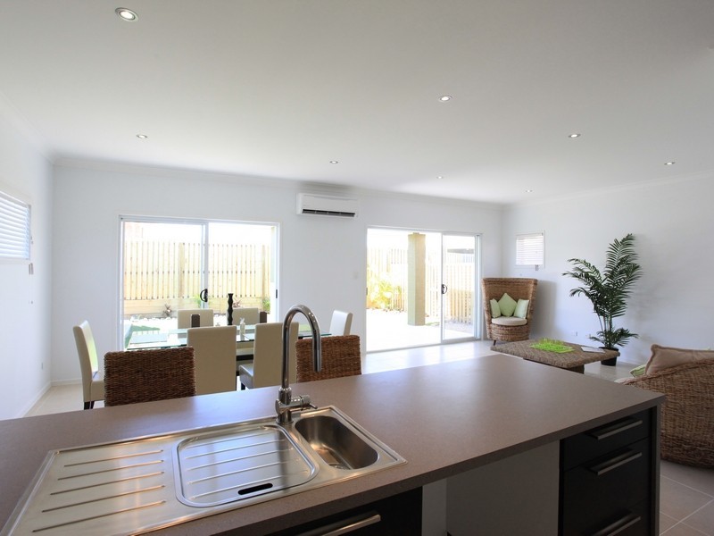 94 Nicklaus Parade, North Lakes QLD 4509