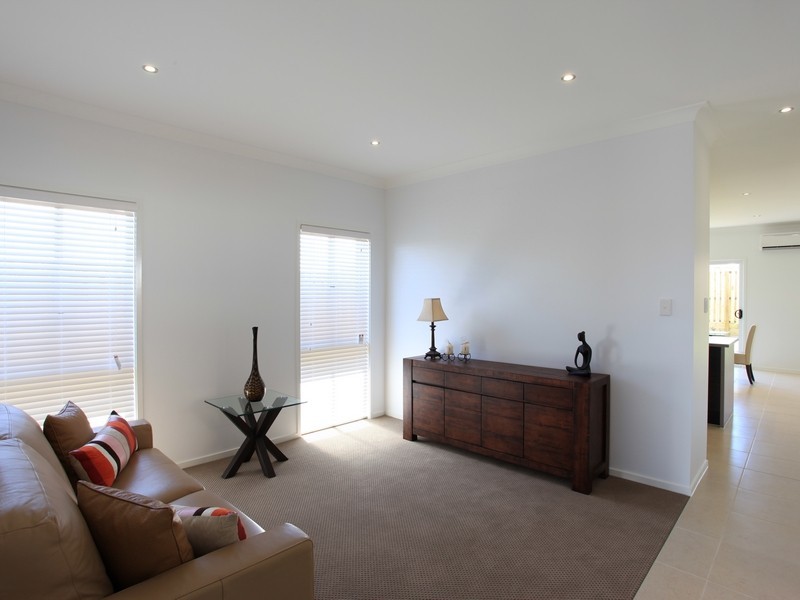 94 Nicklaus Parade, North Lakes QLD 4509