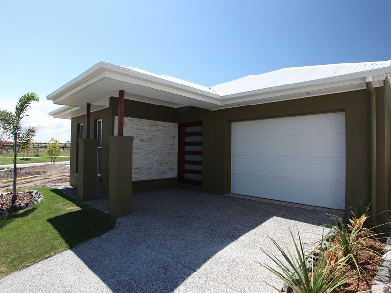 94 Nicklaus Parade, North Lakes QLD 4509