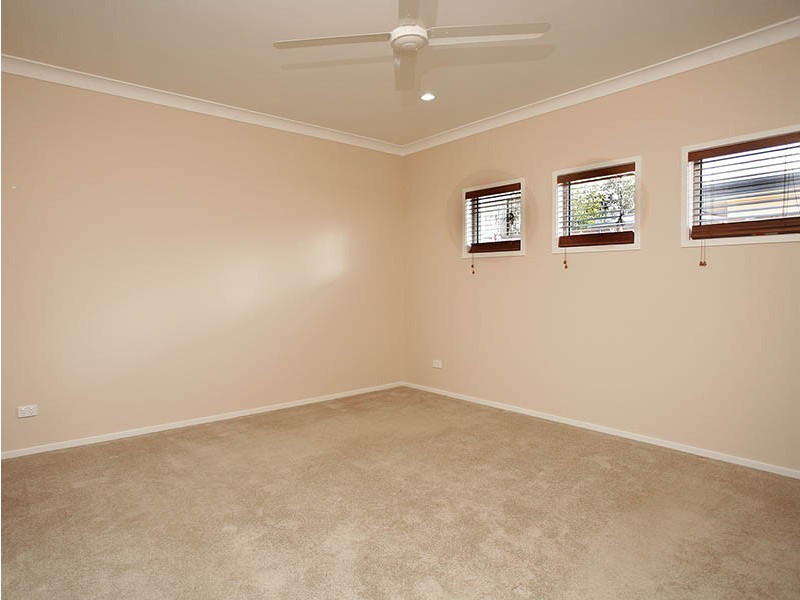 6 Nicklaus Parade, North Lakes QLD 4509