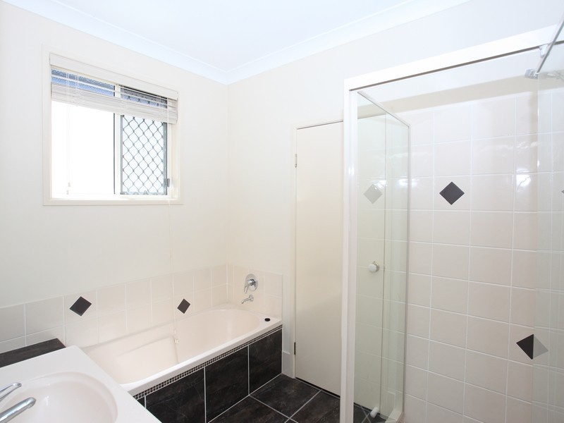 10 Satinash Court, North Lakes QLD 4509