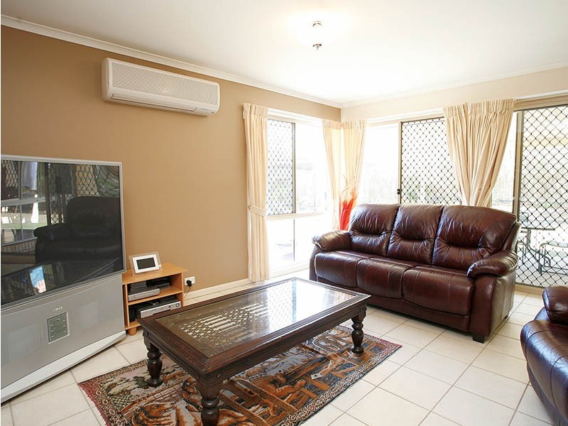 46 Whitfield Crescent, North Lakes QLD 4509