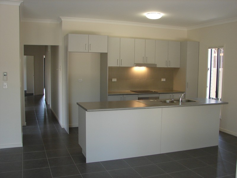 16 Freeman Street, North Lakes QLD 4509