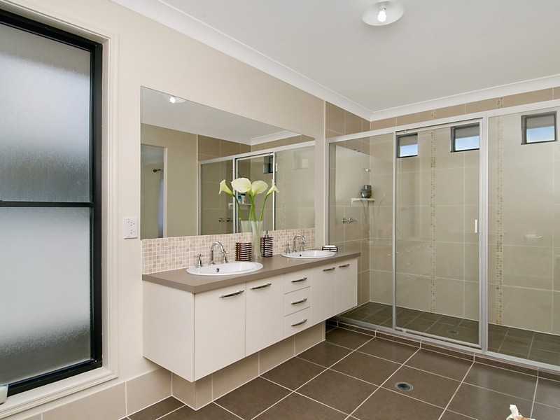 3 Kurrajong Circuit, North Lakes QLD 4509