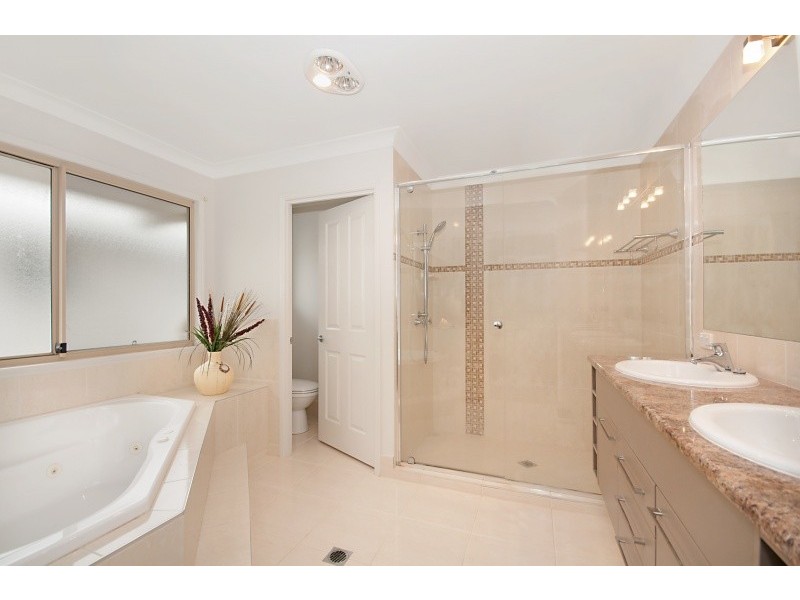 1 Armour Close, North Lakes QLD 4509