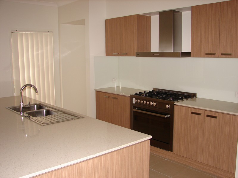 15 Satinay Parade, North Lakes QLD 4509