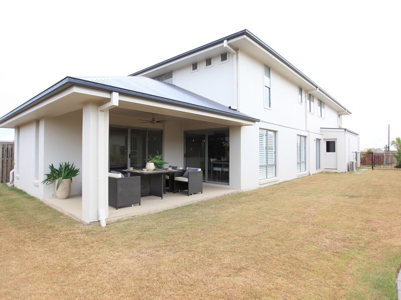5 Eaton Close, North Lakes QLD 4509