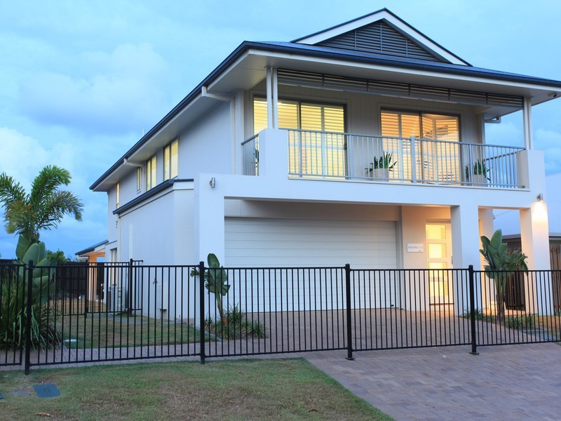 5 Eaton Close, North Lakes QLD 4509