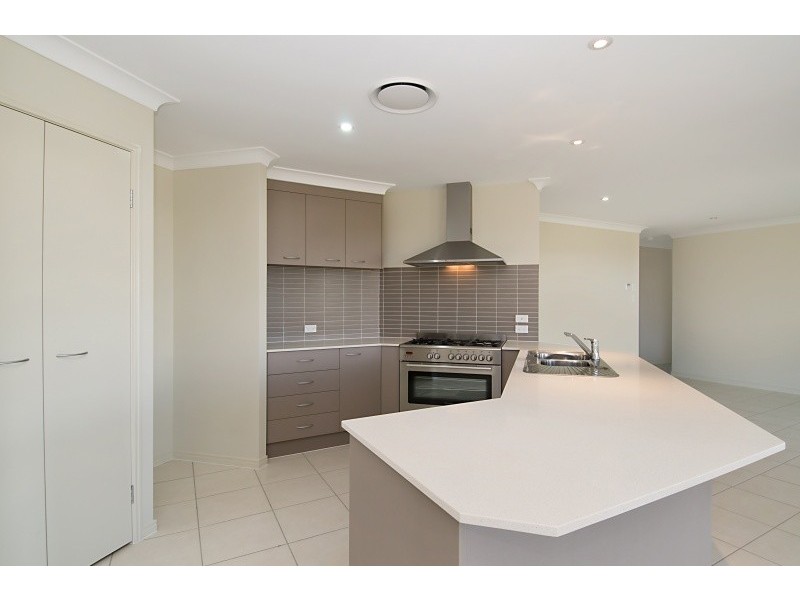 19 Menara Circuit, North Lakes QLD 4509