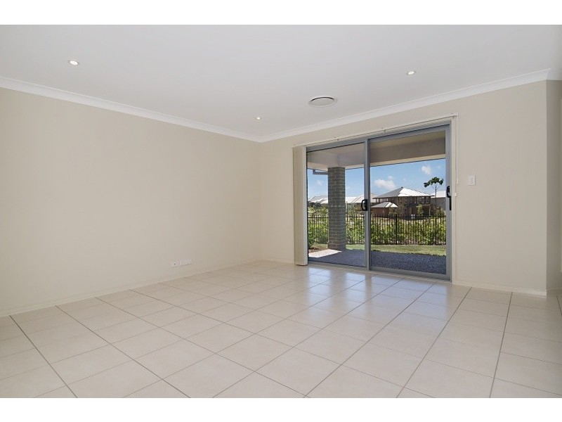 19 Menara Circuit, North Lakes QLD 4509